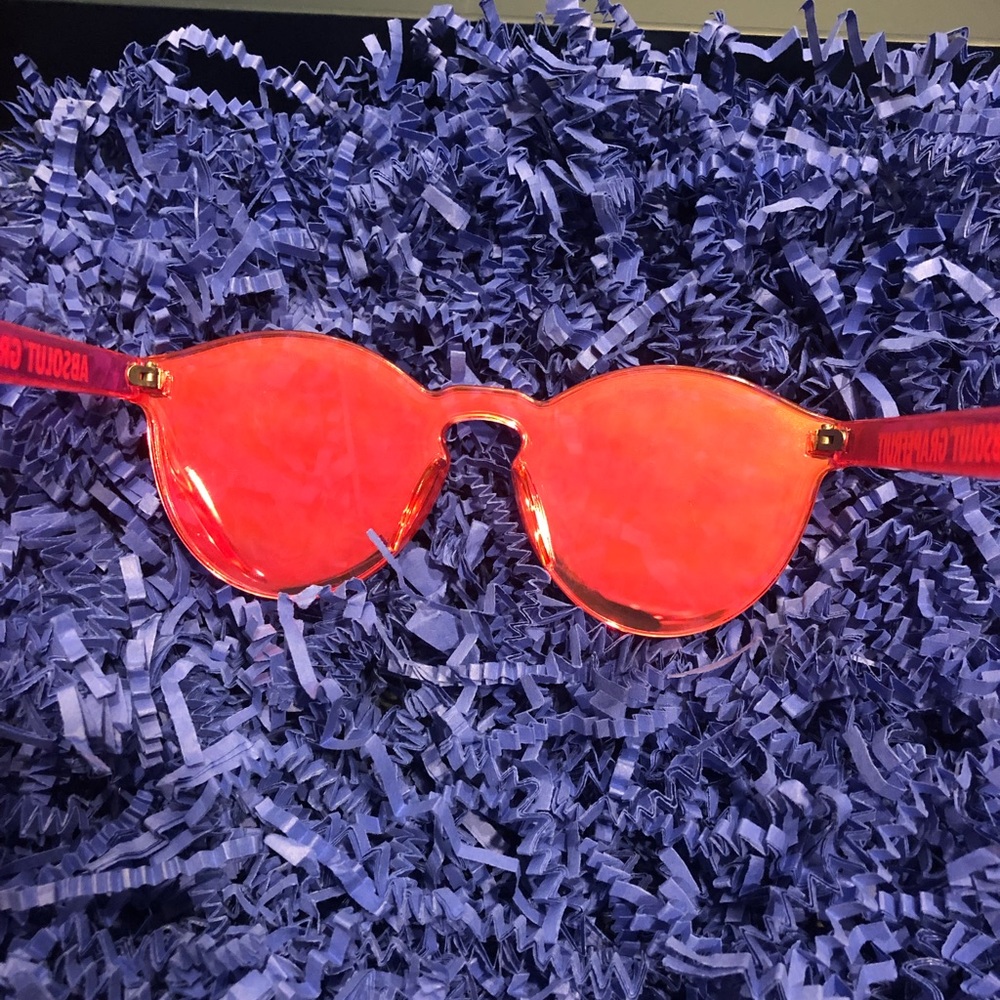 GUC Absolut Grapefruit pink and gold mirrored sunglasses ๐ - Picture 4 of 5